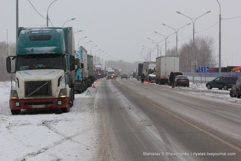 Новосибирские дальнобойщики готовы перекрыть въезды в город